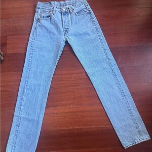 501 Levi's Light Blue Straight Jeans